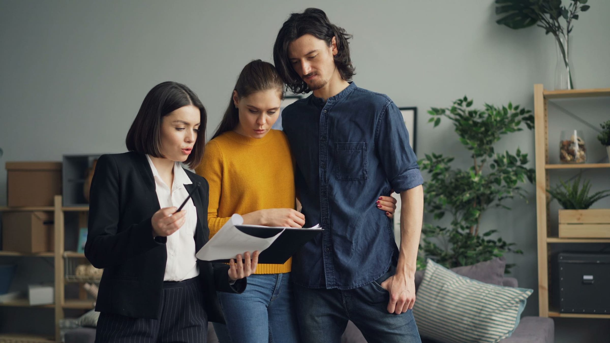Cómo elegir una agencia inmobiliaria francófona en España
