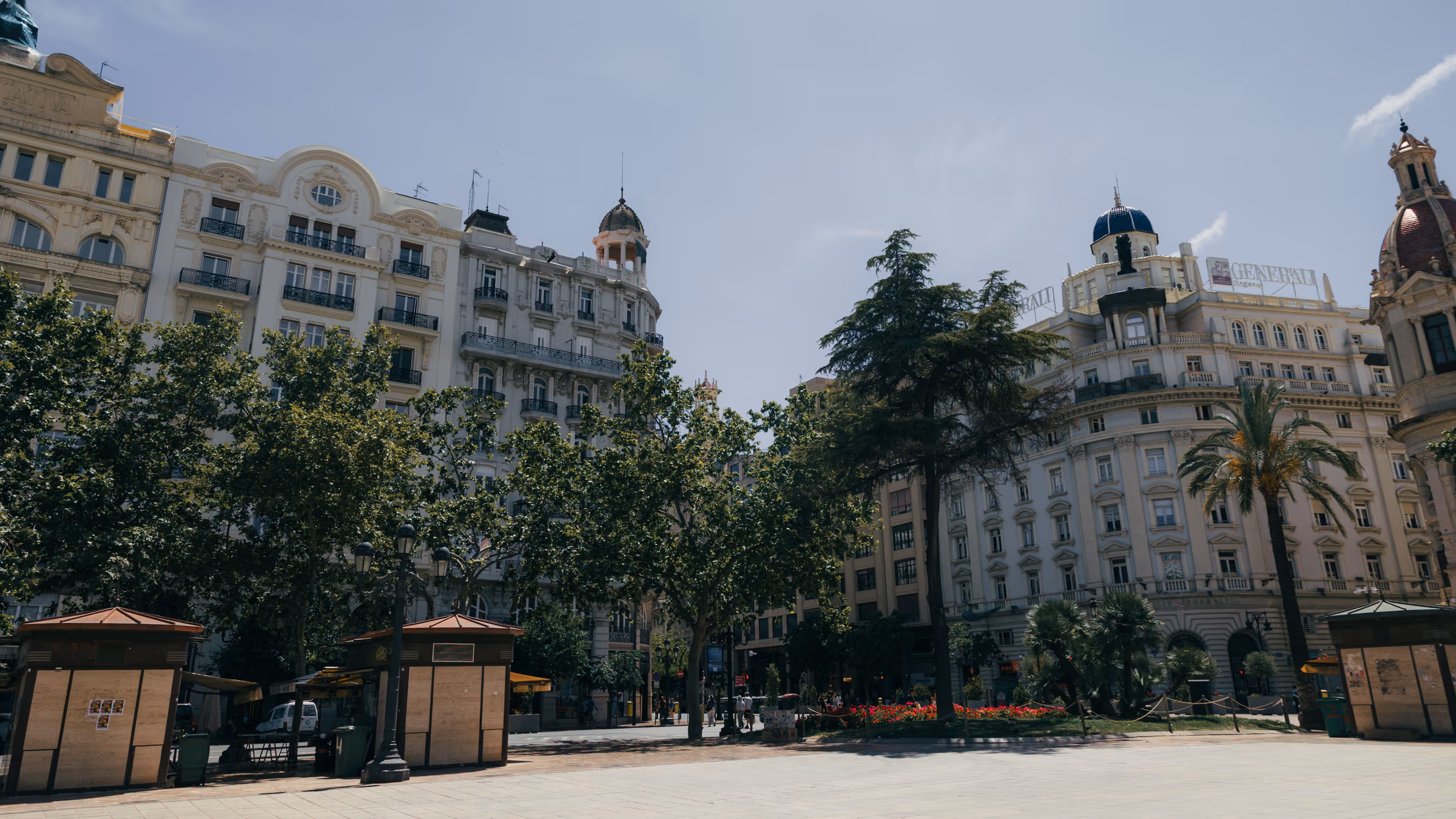 Place et architecture élégante de Valence
