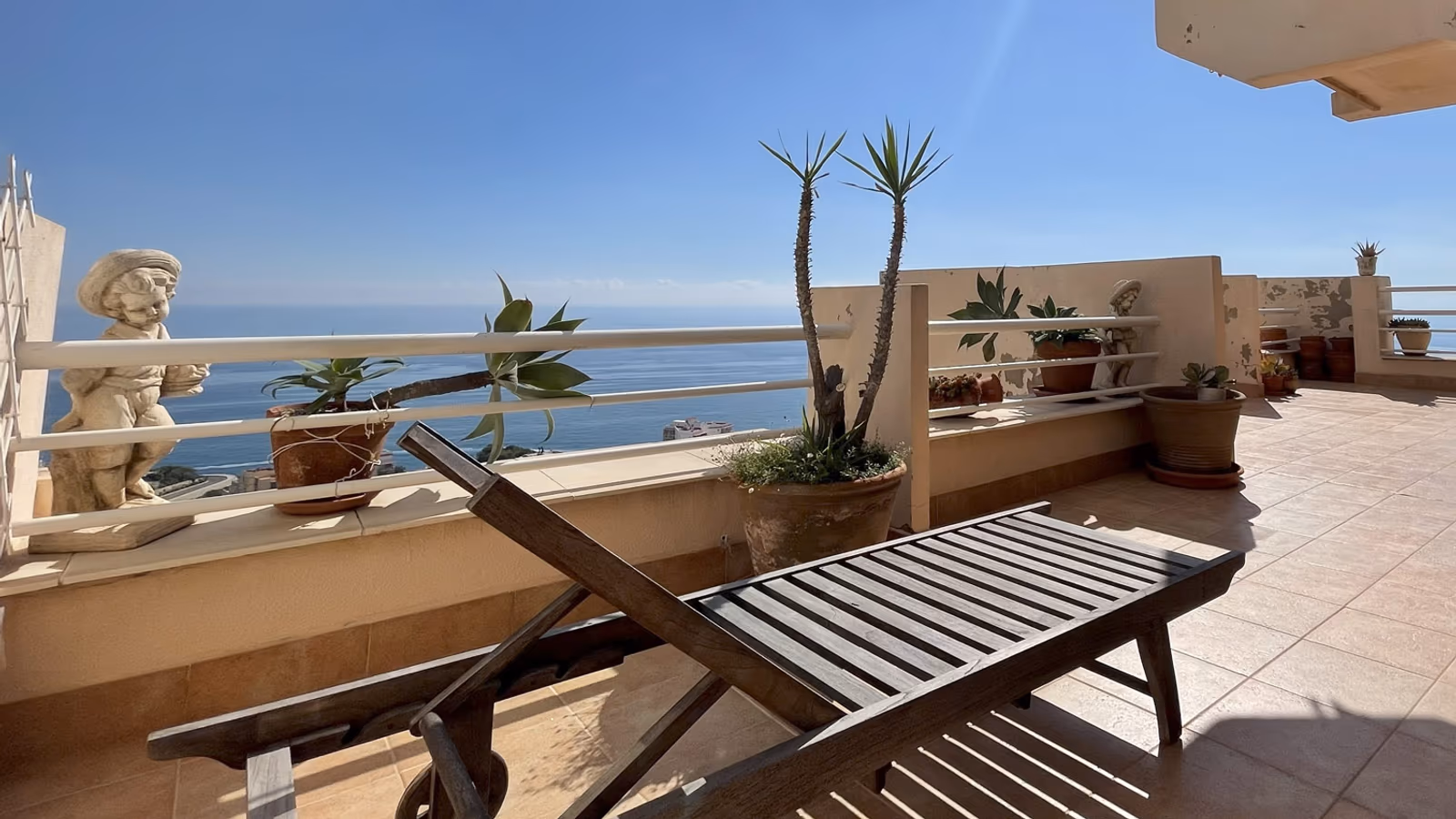 Terrasse avec vue mer à Valence