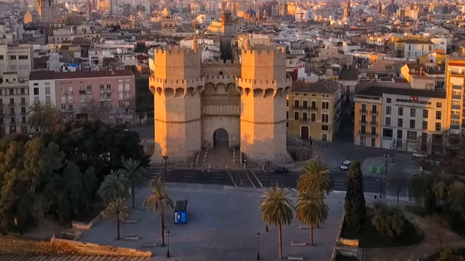 Vue aérienne de Valence et des Torres de Serranos