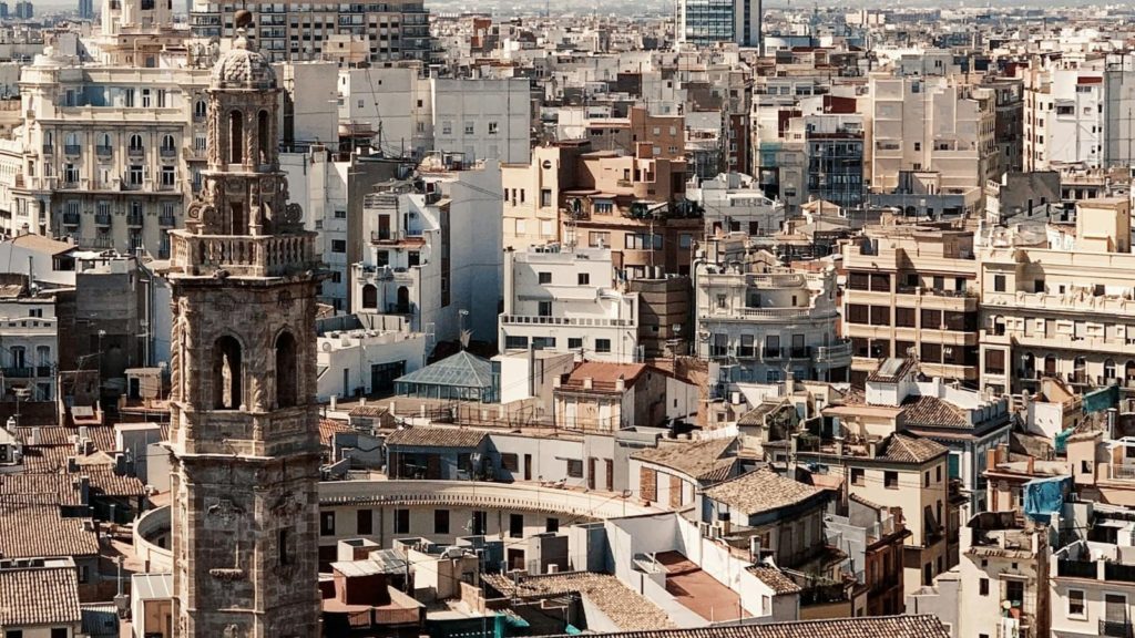 Toits de Valence — frais d'achat immobilier dans la Communauté Valencienne